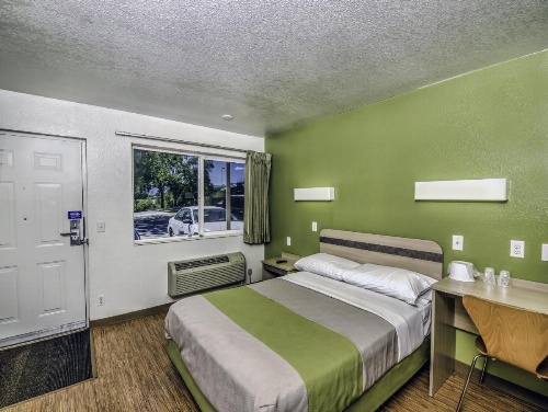 Motel 6-Colorado Springs, CO image 12