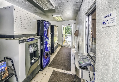 Motel 6-Colorado Springs, CO image 2